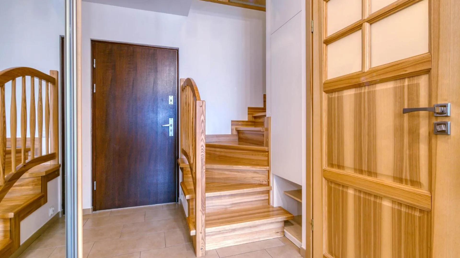 Apartament Dwupoziomowy W Centrum Zakopanego Polonya